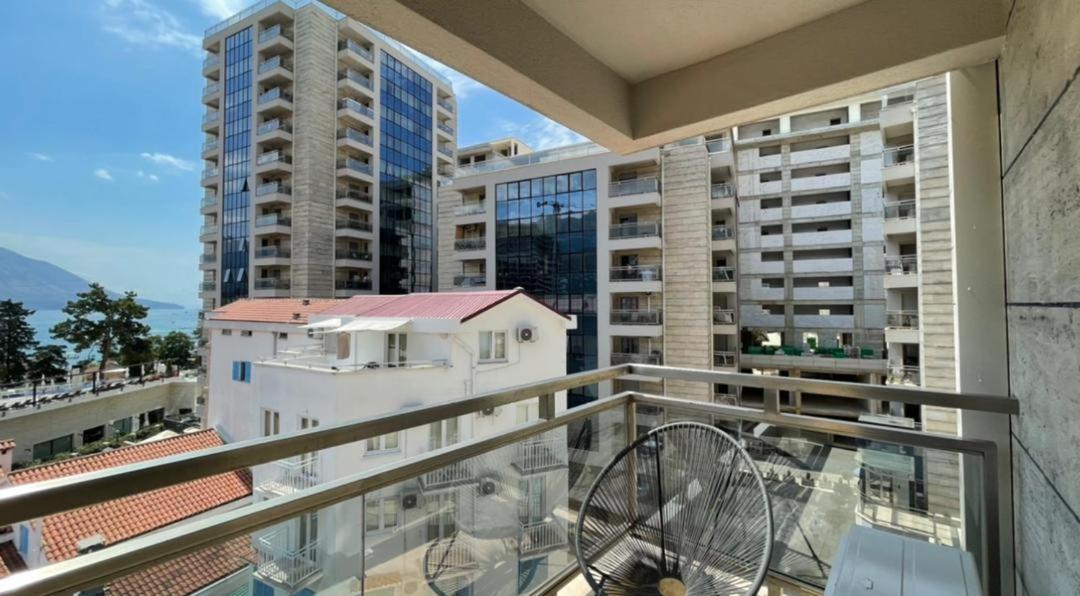 Montesun Fontana Apartments Будва Экстерьер фото